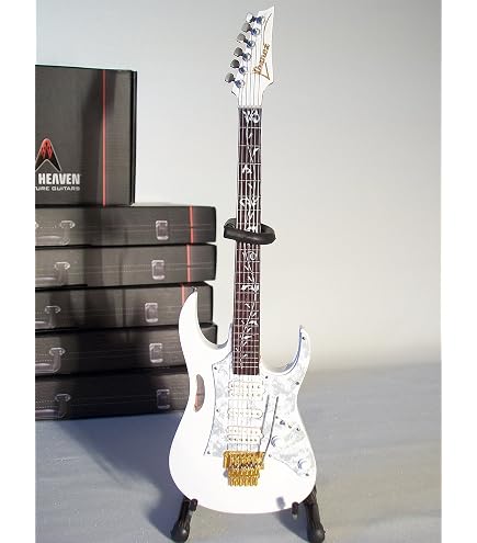Amazon.co.jp: AXE HEAVEN Officially Licensed Miniature Fender